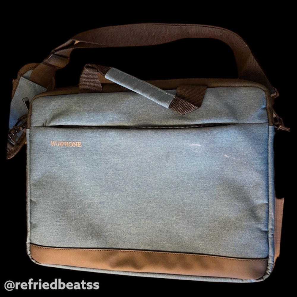 Laptop messenger bag